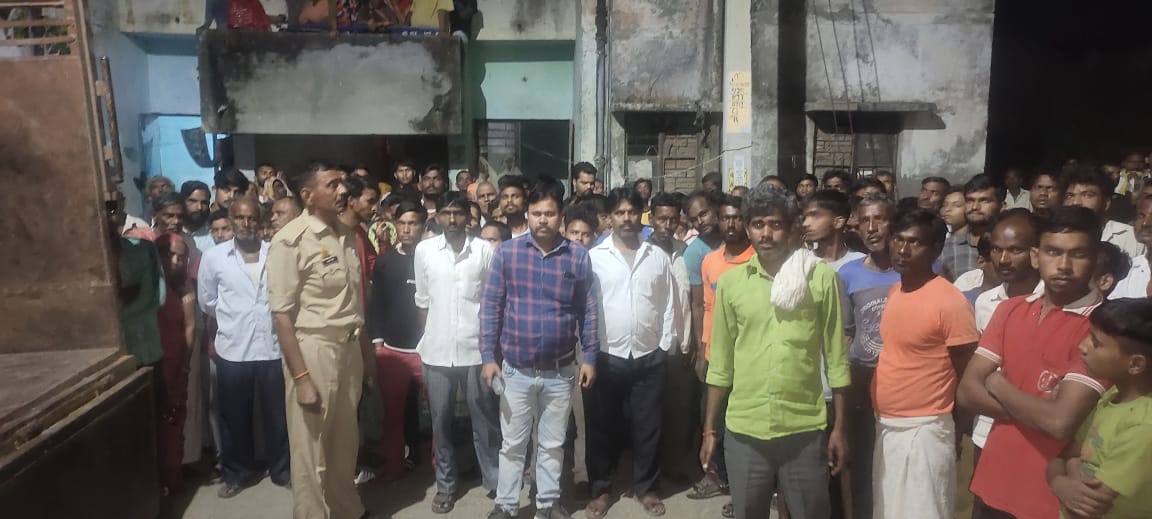 बदायूं दर्दनाक हादसा मकान में तेज धमाके के साथ फटा गैस सिलेंडर पिता सहित दो मासूमों की मौत