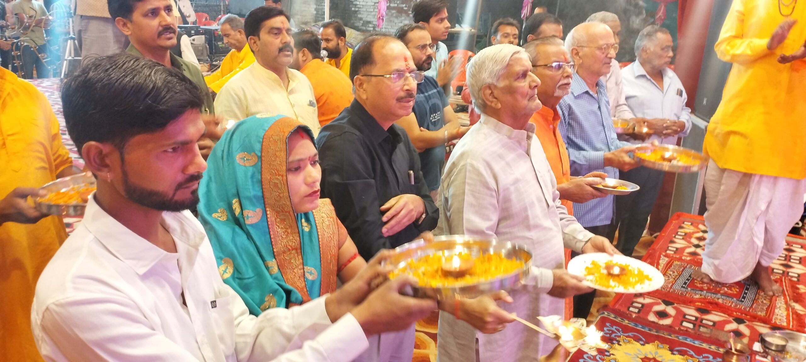 प्यारा सजा है तेरा द्वार भवानी
