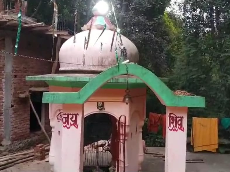 द्वापर युग से शिवलिंग से निरंतर निकल रही जल धारा