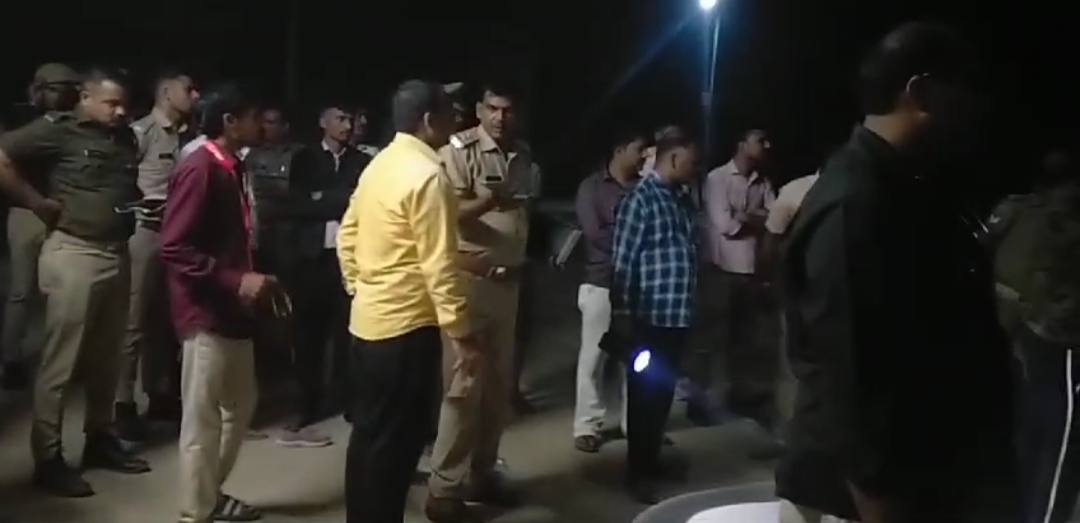 बेनीगंज में सड़क हादसे में दो महिलाओं सहित 3 की मौत