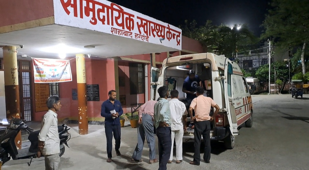तेज रफ्तार ट्रैक्टर से कुचलकर महिला की मौत, दूसरी घायल