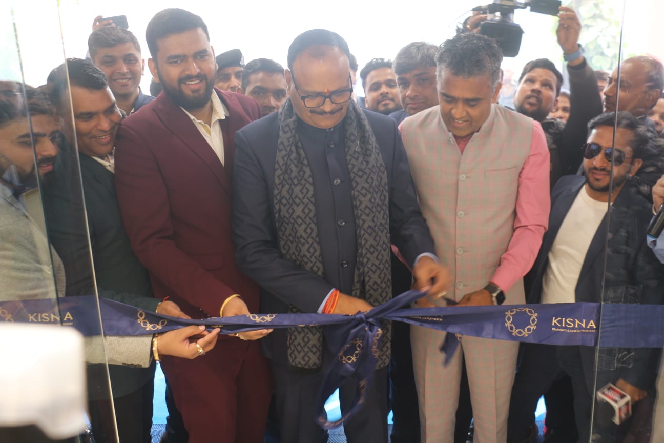 डिप्युटी सीएम ने किसना डायमंड एंड गोल्ड ज्वैलरी के शोरूम का उद्घाटन किया