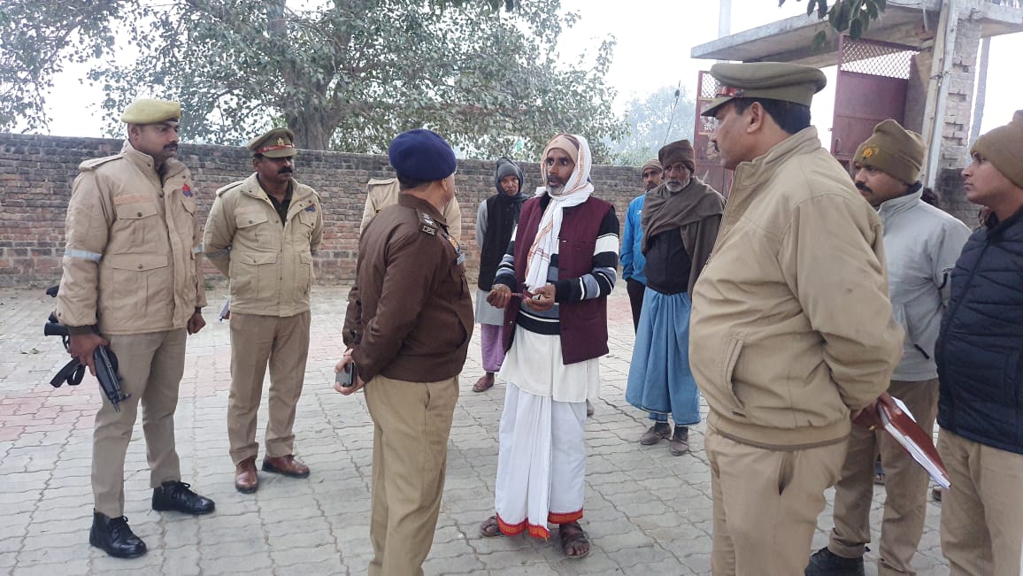 इकनौरा सती मन्दिर में हुई चोरी की घटना का एसपी ने किया निरीक्षण,घटना के जल्द खुलासे के दिए निर्देश