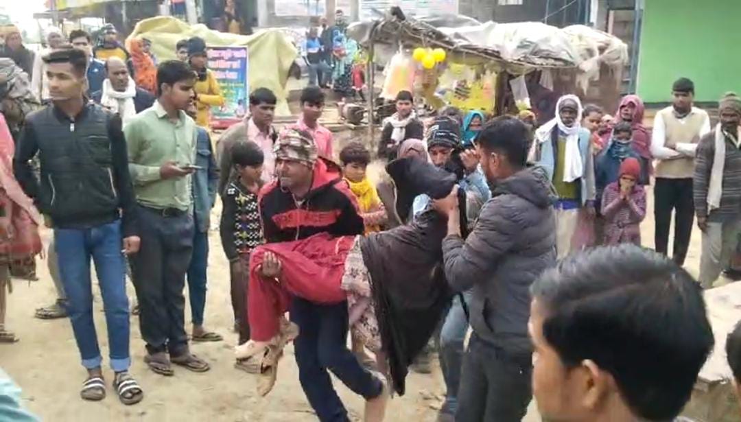 टेम्पो से गिरकर घायल महिला की हुई मौत,चालक टेम्पो छोड़कर मौके से फरार