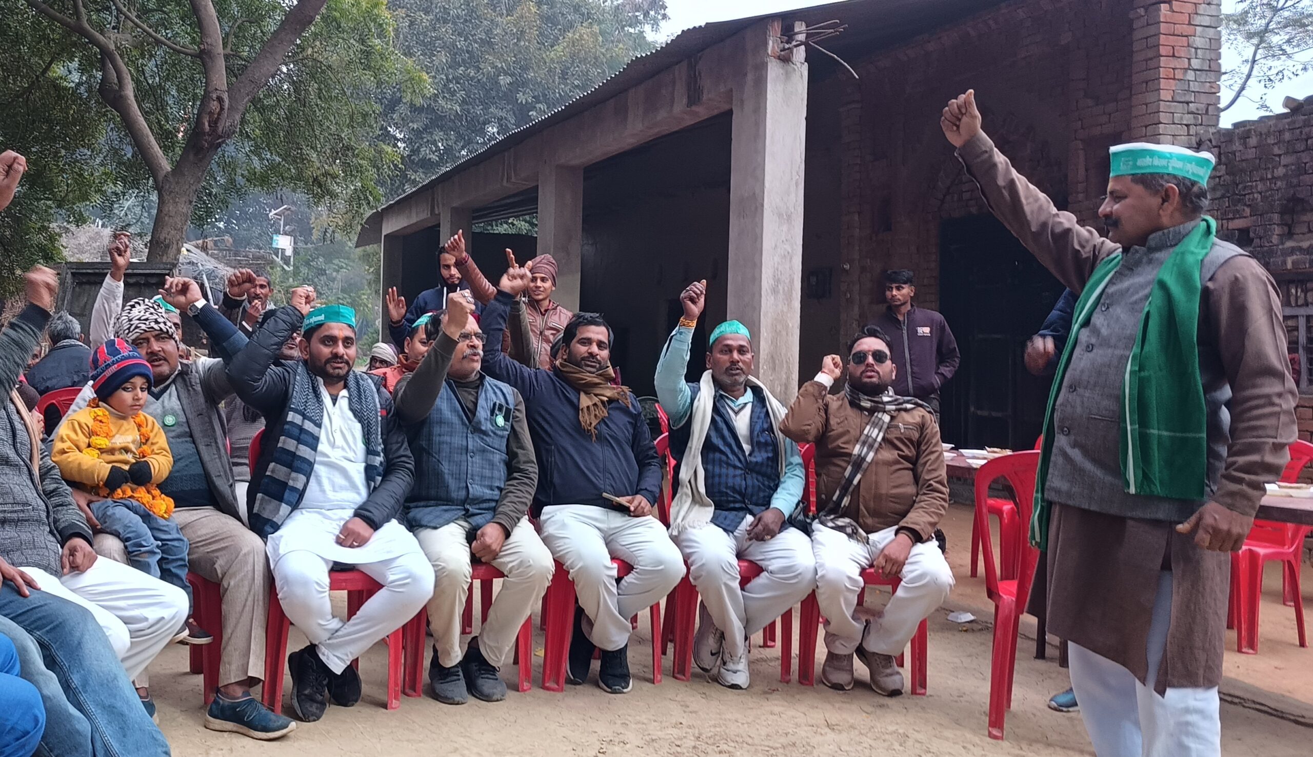 किसान नेता बोले-भरावन में छुट्टा जानवरों से परेशान किसान करते रतजगा,लापरवाही बरत रहे जिम्मेदार 