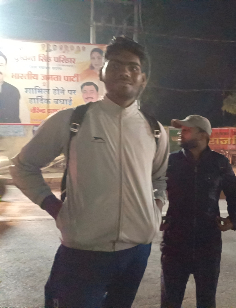 7.2 फिट लंबा बुंदेलखंड का खली भी पुलिस भर्ती परीक्षा में हुआ शामिल