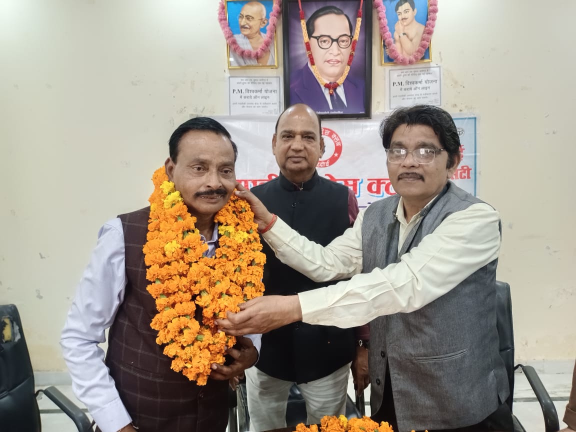सण्डीला प्रेस क्लब के अध्यक्ष बने प्रभात अस्थाना,हिमांशु महामंत्री