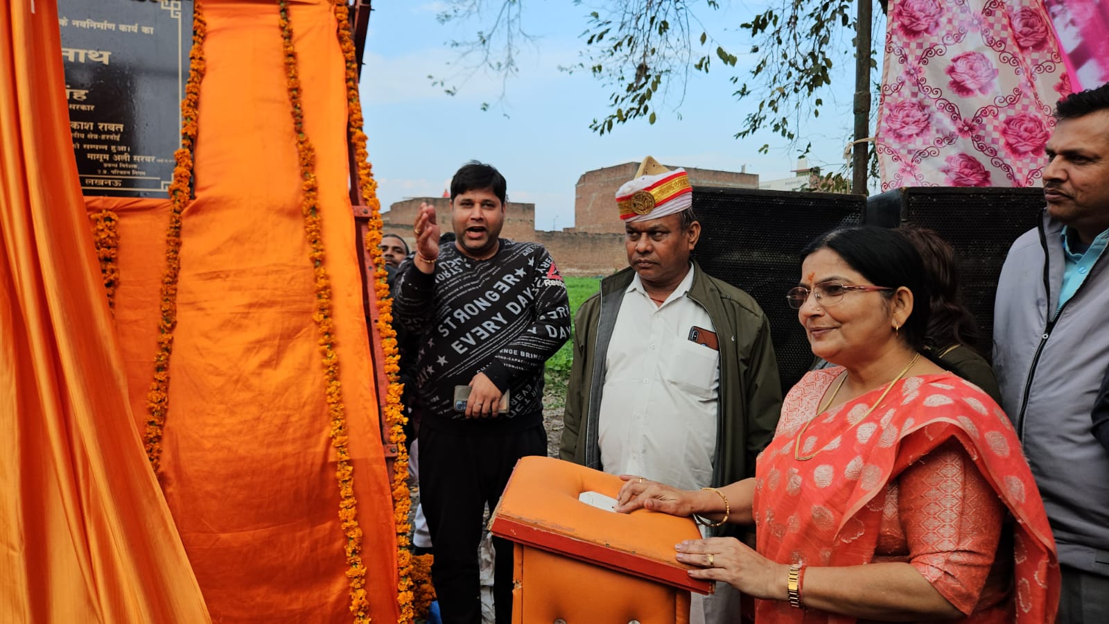 उच्च शिक्षा मंत्री ने बटन दबाकर रोडवेज बस स्टैंड का शिलान्यास किया