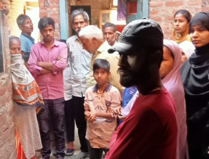 कासिमपुर क्षेत्र में दो घरों से नगदी व जेवर चोरी