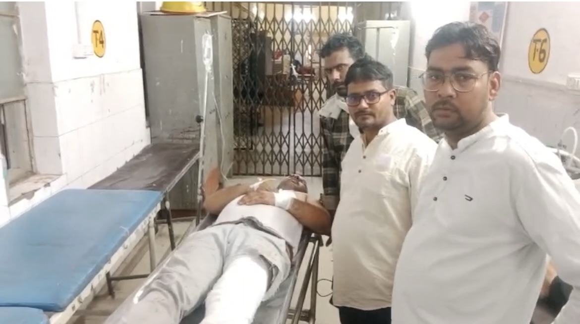 अनियंत्रित कार पेड़ से टकराई, दो की मौत छः घायल, जाँच में जुटी पुलिस