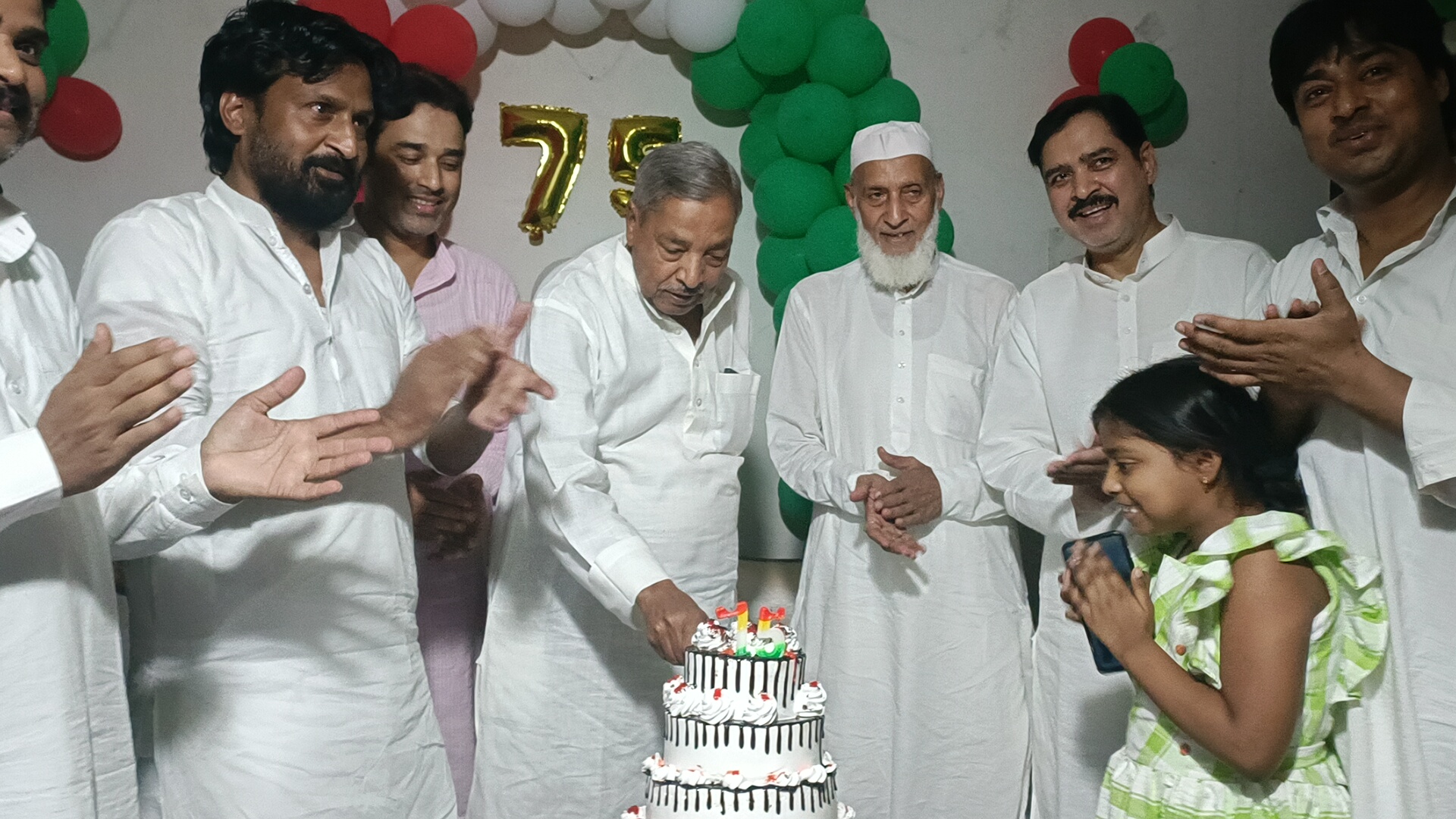 चेयरमैन रिजवान खां ने धूमधाम से मनाया पूर्व विधायक का 75वां जन्मदिन