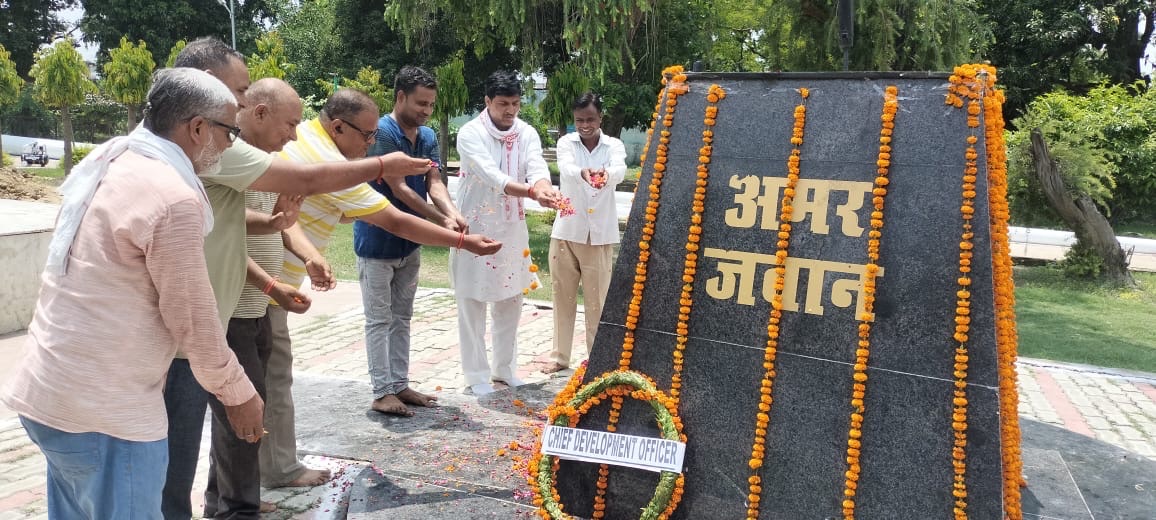 कांग्रेसियों ने कारगिल शहीदों को नमन किया