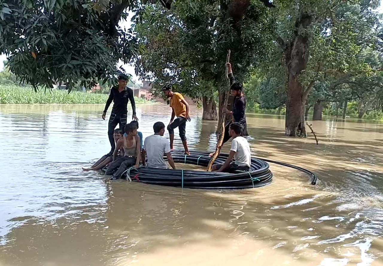 पाली थाना क्षेत्र के गांवों में भरा बाढ का पानी, सैकड़ों बीघा फसल जलमग्न, घरों में कैद हुए ग्रामीण