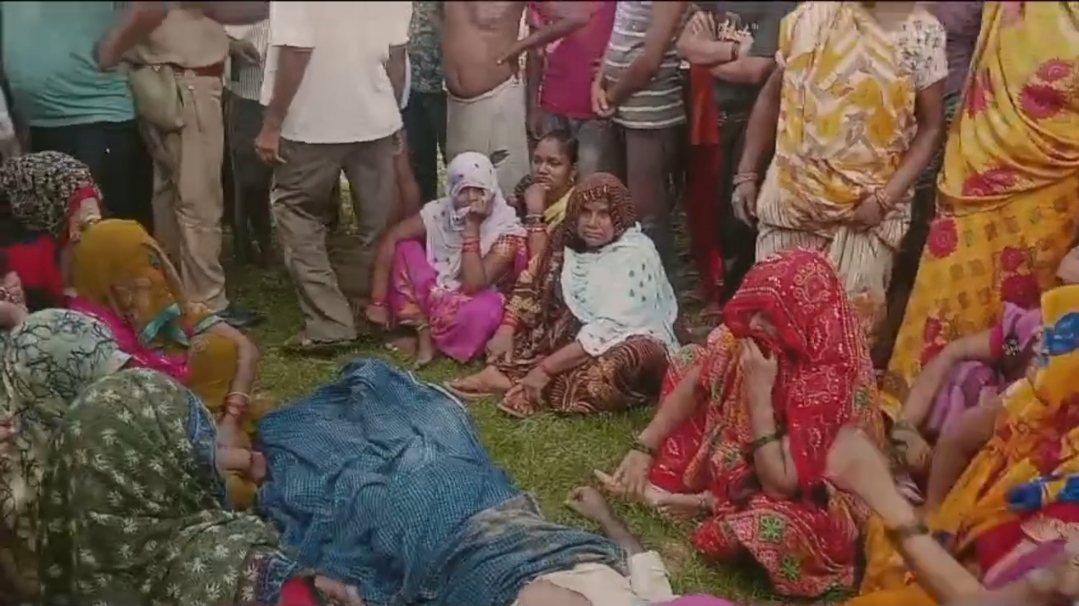 पचदेवरा क्षेत्र में पानी भर गहरे गड्ढे में डूबने से कोटेदार के पति की हुई मौत, 2 दिन पूर्व भी 1 बच्चे की डूबने से हुई थी मौत
