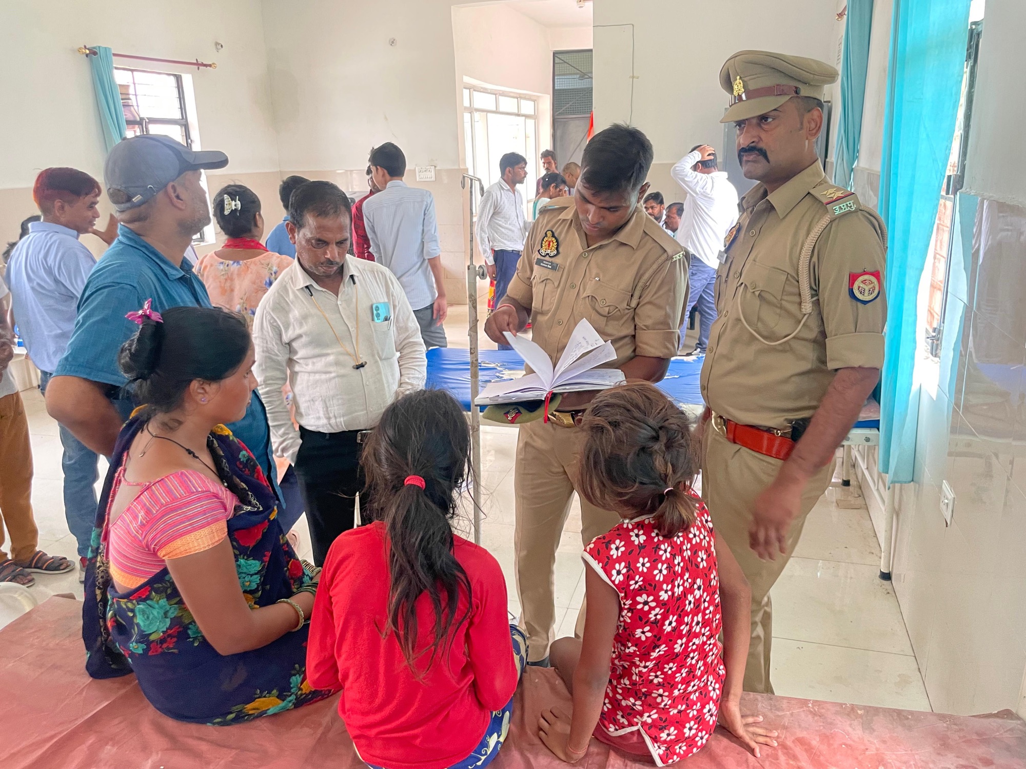 स्वतंत्रता दिवस पर विद्यालय में मिठाई खाने से बिगड़ी छात्र छत्राओ की तबियत, सीएचसी में भर्ती