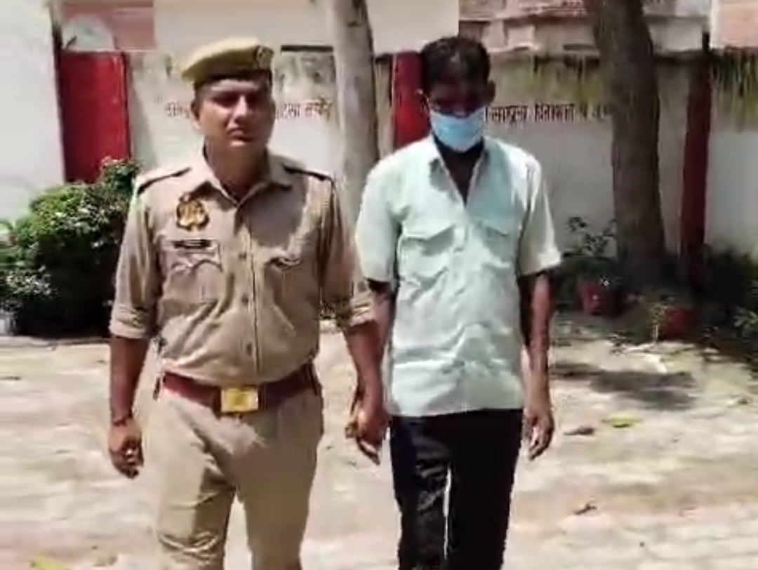 उधरनापुर में भाई पर जानलेवा हमला करने के आरोपी हिस्ट्रीशीटर को पुलिस ने किया गिरफ्तार, कई थानों में दर्ज हैं 30 मुकदमें