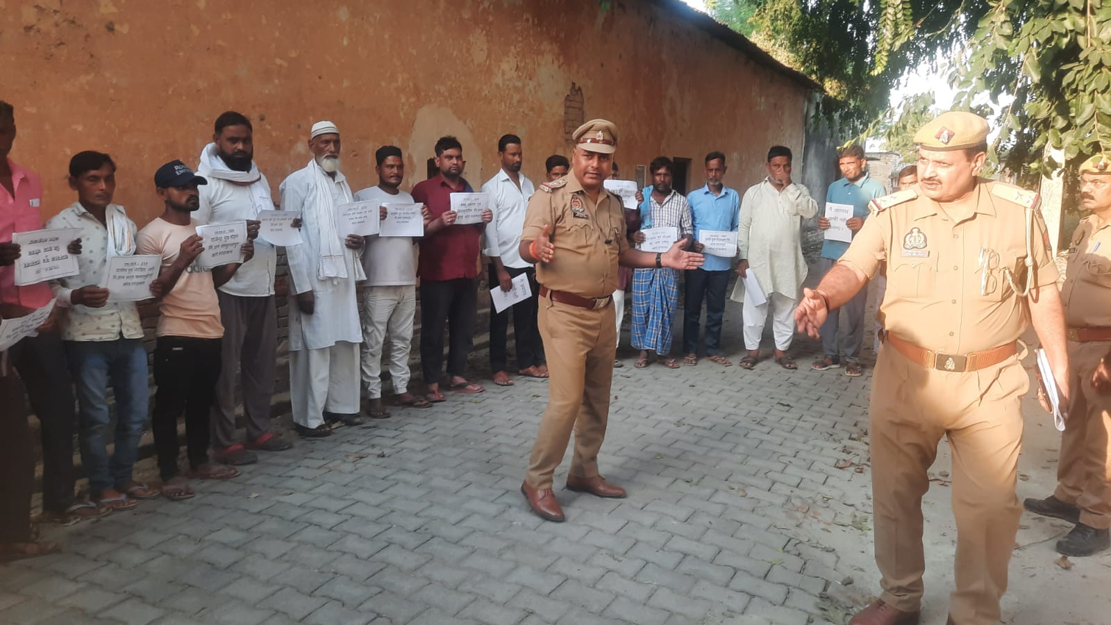 कोतवाली में 60 हिस्ट्रीशीटरों से कराई गई परेड, रसूखदार हिस्ट्रीशीटर रहे गायब