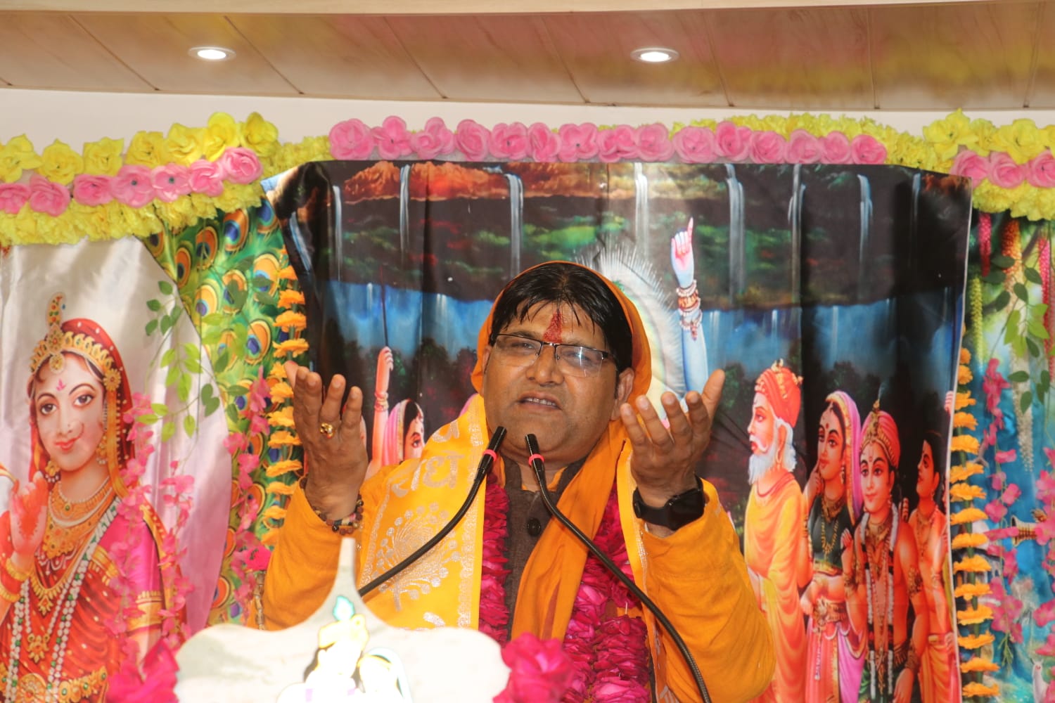 भागवत कथा सुनने से व्यक्ति के जीवन में परिवर्तन आता है: कथा व्यास