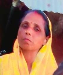 सड़क पार कर रही महिला की अज्ञात वाहन की टक्कर से मौत