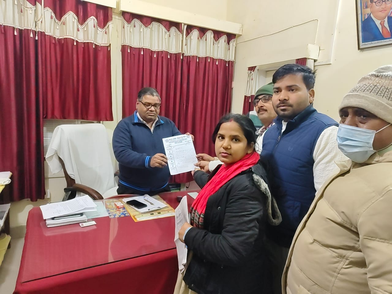 तहसील प्रकरण को लेकर यूपी लेखपाल संघ ने एसडीएम को दिया ज्ञापन