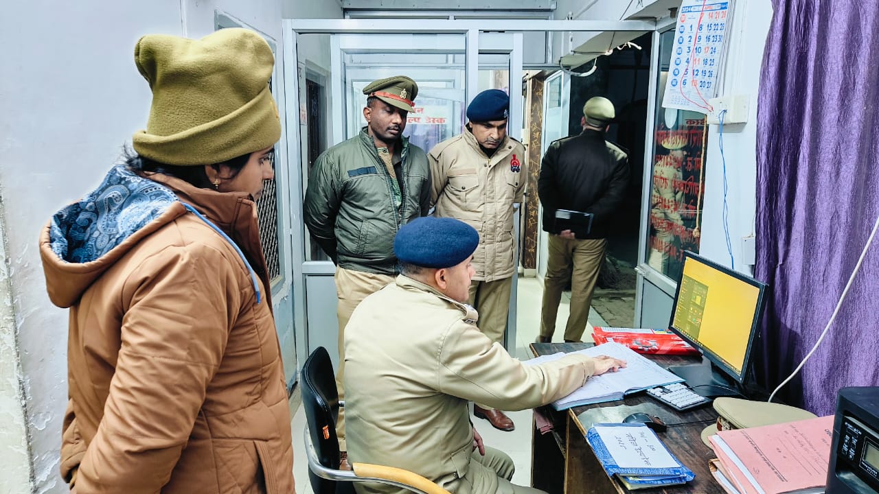 एसपी ने बघौली थाने का आकस्मिक निरीक्षण किया