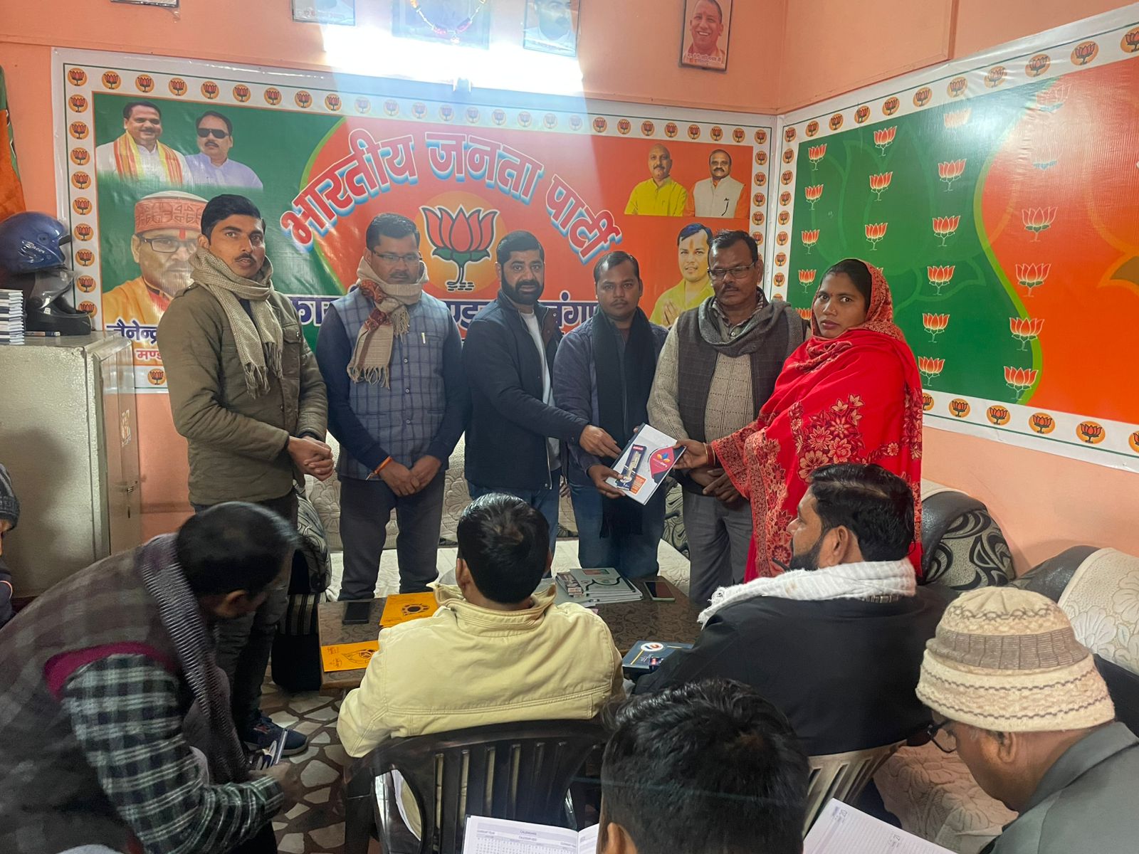 अनंगपुर मंडल कार्यालय पर संविधान गौरव अभियान के तहत बीजेपी की कार्यशाला आयोजित
