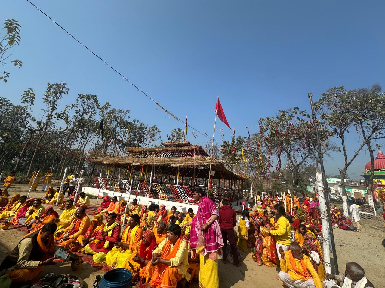 कलश यात्रा के साथ छ: दिवसीय श्री लक्ष्मी नारायण महायज्ञ प्रारंभ