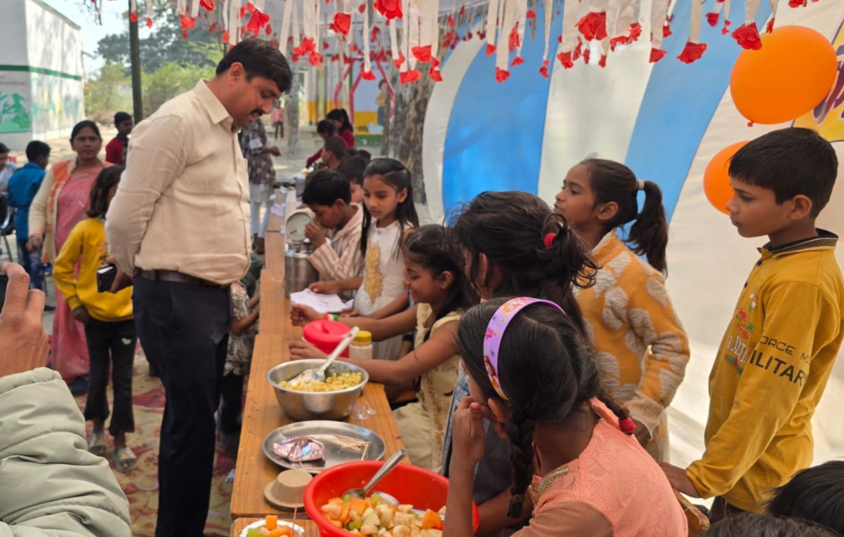 पीएम श्री संविलियन विद्यालय में खेलकूद एवं वार्षिकोत्सव का आयोजन,नगर अध्यक्ष ने बढ़ाया बच्चों का हौसला