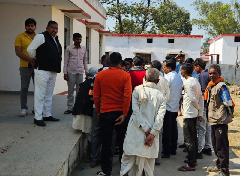 भतीजी की चौथी में जा रहे बाइक सवार की मार्ग दुर्घटना में मौत