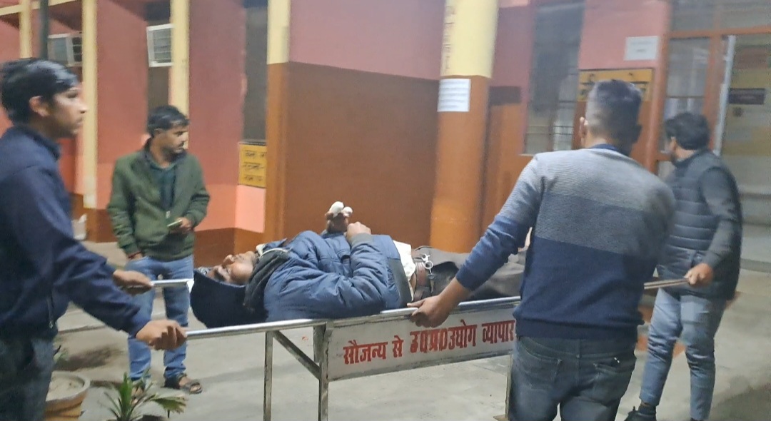 मोबाइल खरीद कर वापस जा रहे हैं मामा भांजे ई रिक्शा से टकराये, गंभीर रूप से घायल