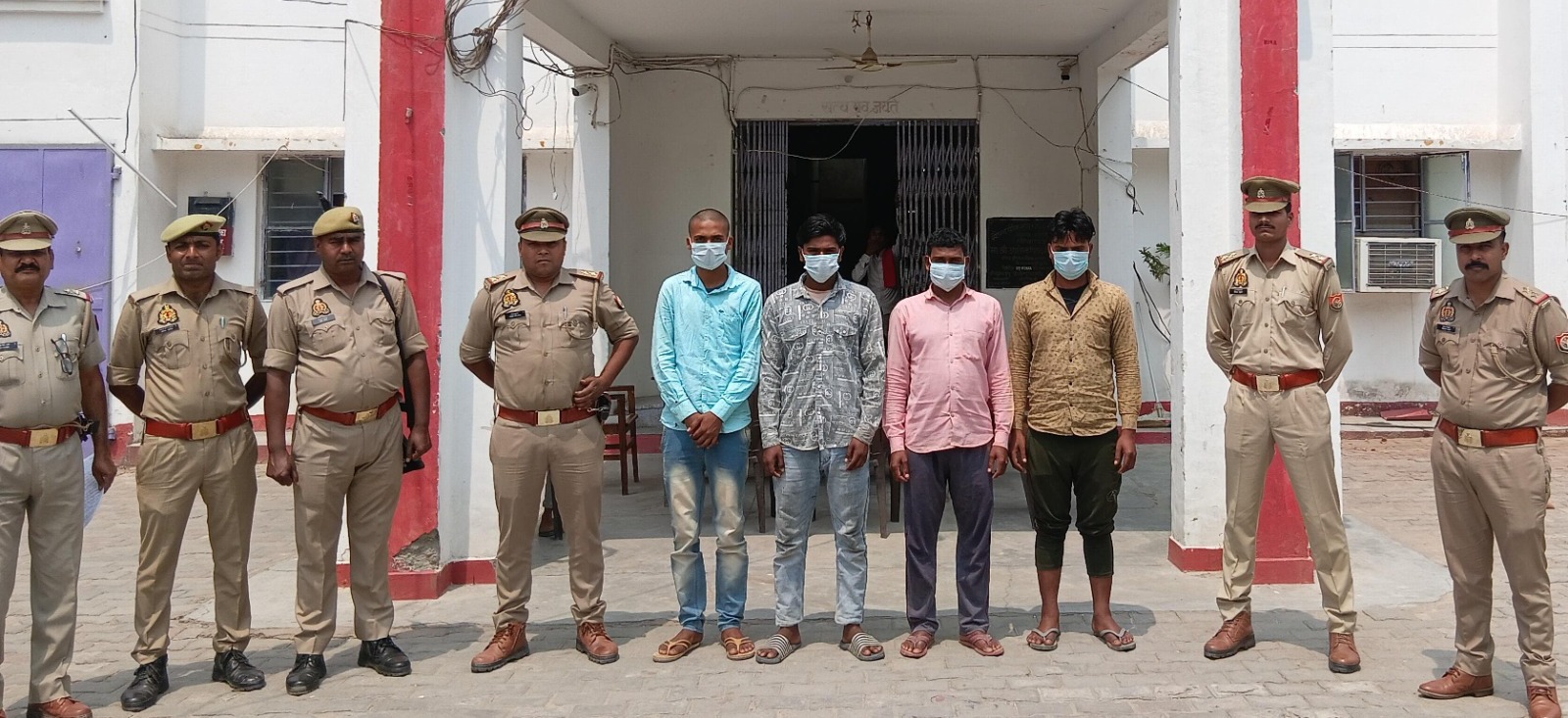  बेनीगंज पुलिस ने सरपंच महावत की हत्या के आरोपित चार अभियुक्तों को गिरफ्तार किया