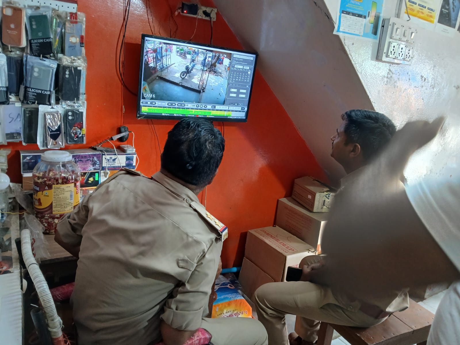 एटीएम से रुपए निकालने आए व्यक्ति का कार्ड बदलकर ठग ने निकाले 12 हजार रुपए