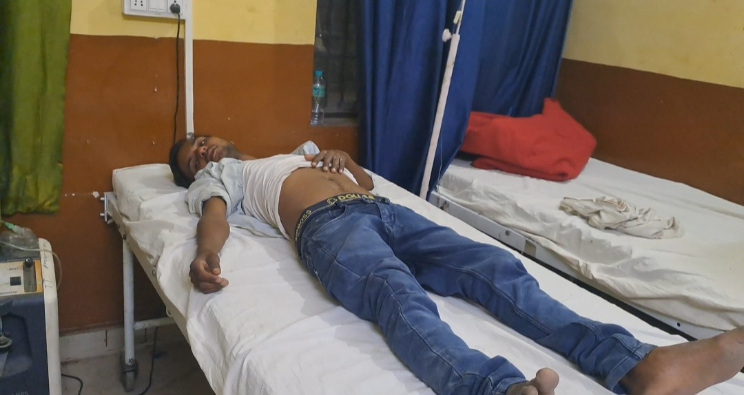 पारिवारिक विवाद के चलते कीटनाशक दवा पी, अस्पताल में भर्ती कराया गया