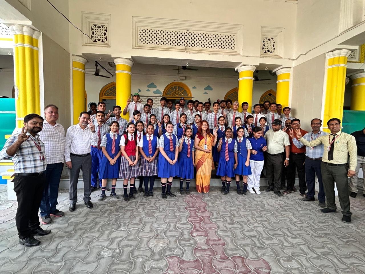 सीबीएसई बोर्ड में एक बार फिर सेंट ज़ेवियर्स ने फहराया परचम, मयूरी मित्तल ने जनपद में बारहवीं कक्षा में किया टॉप