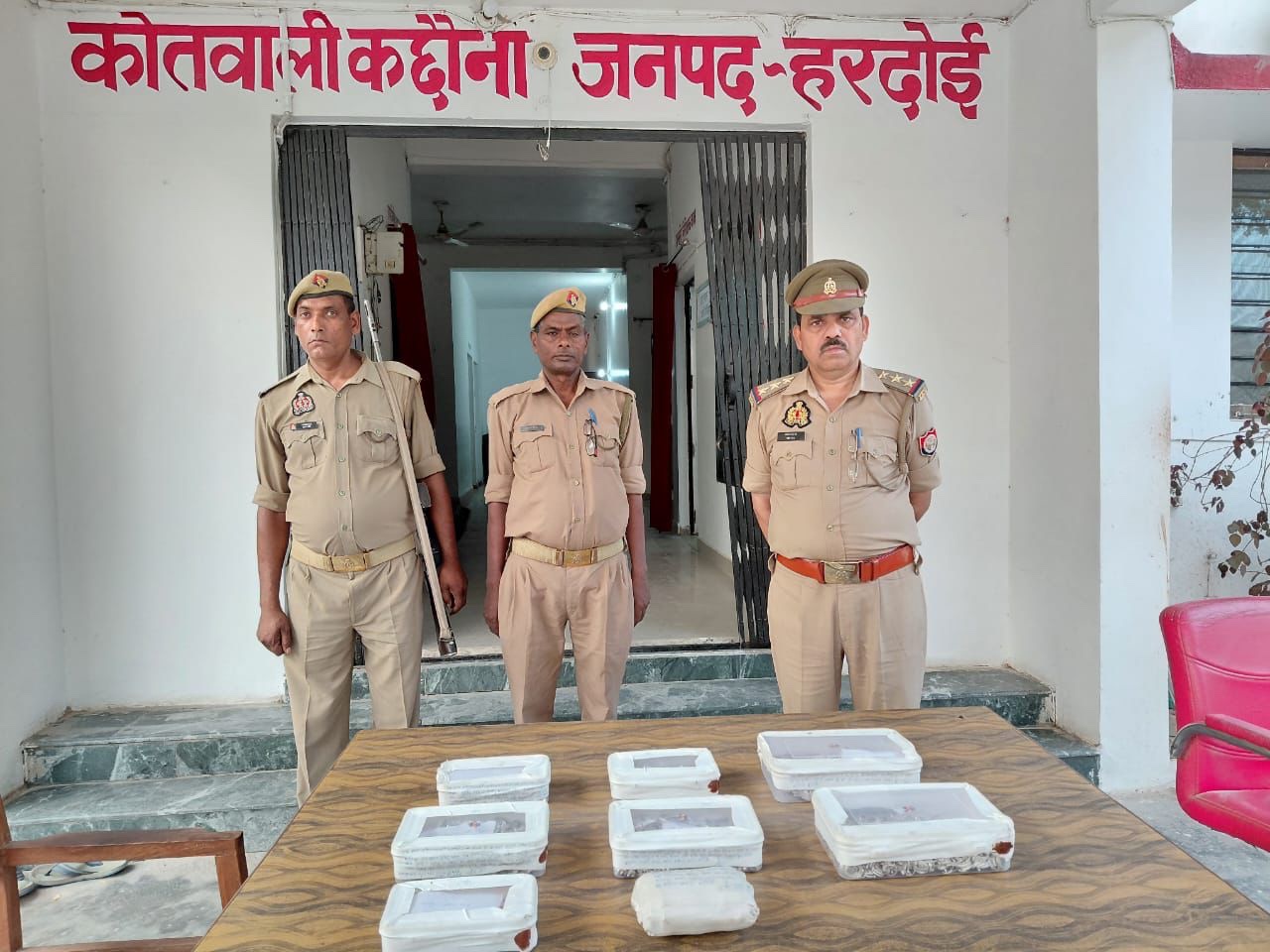सर्राफ व्यापारी के यहाँ चोरी के मामले में आभूषण और डीवीआर किया बरामद, 7 अभियुक्तों को पहले ही गिरफ्तार कर चुकी है पुलिस