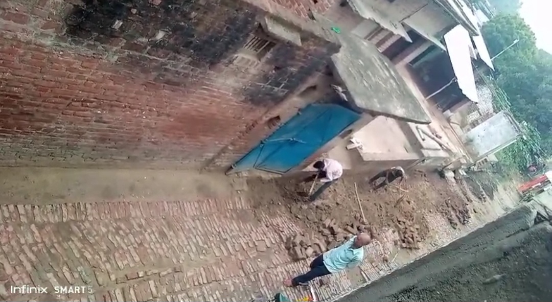 ग्राम प्रधान और सेक्रेटरी पर सरकारी धन का दुरूपयोग करने का केस दर्ज